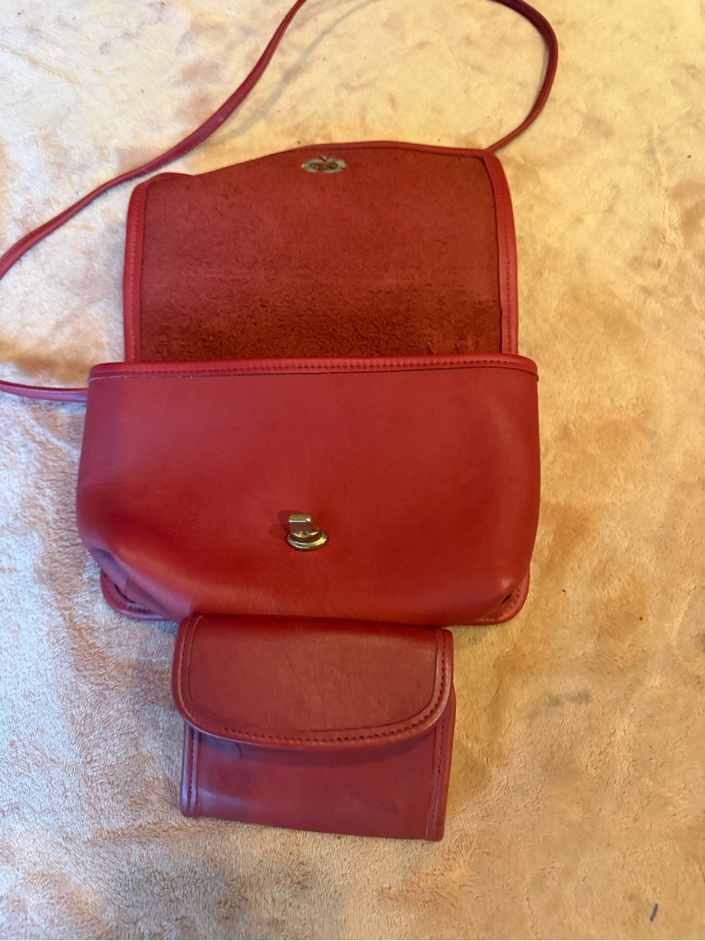 Coach Red Leather Turnlock Crossbody Bag - Picture 3 of 10